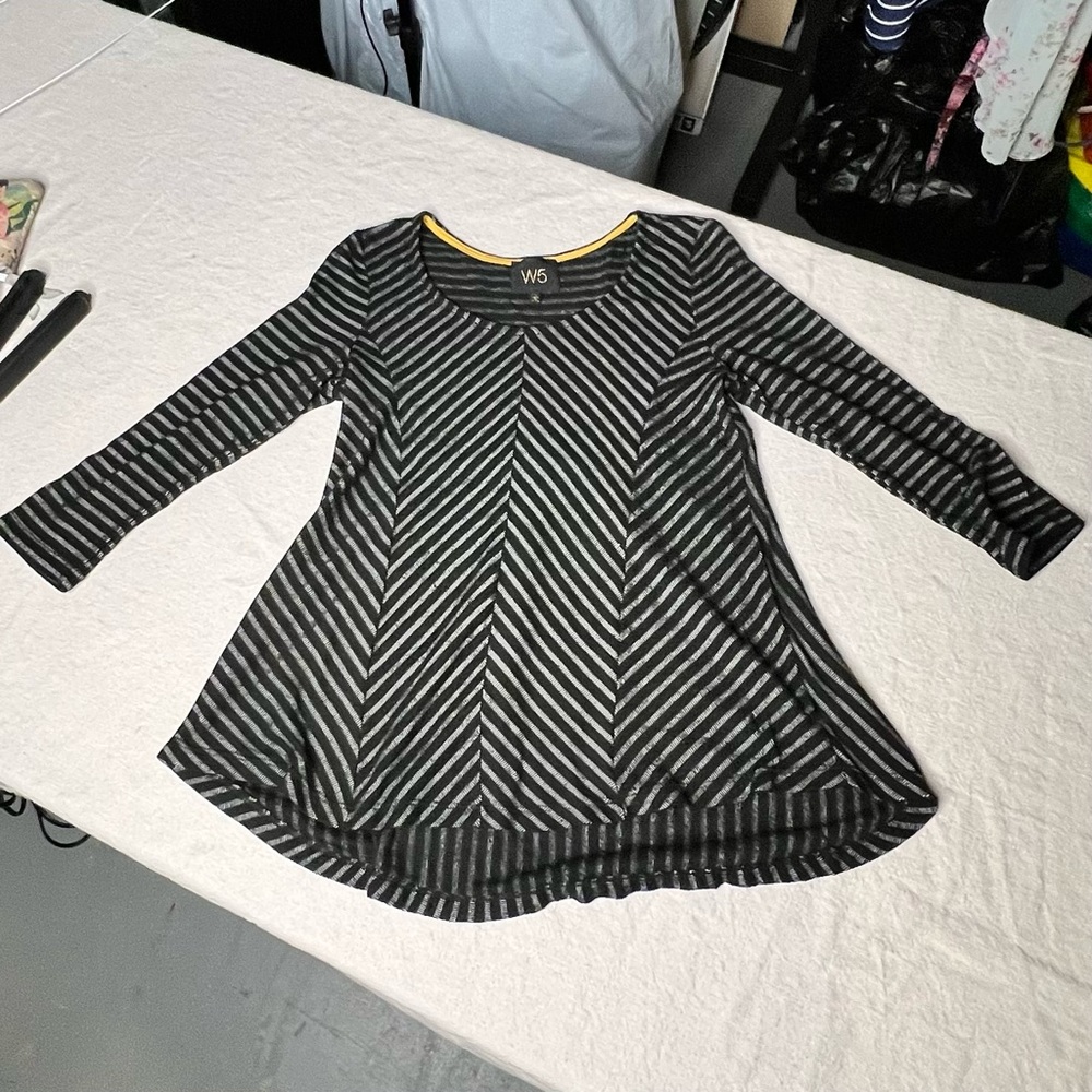 W5 tunic striped 3/4 sleeve top size small, stitch fix